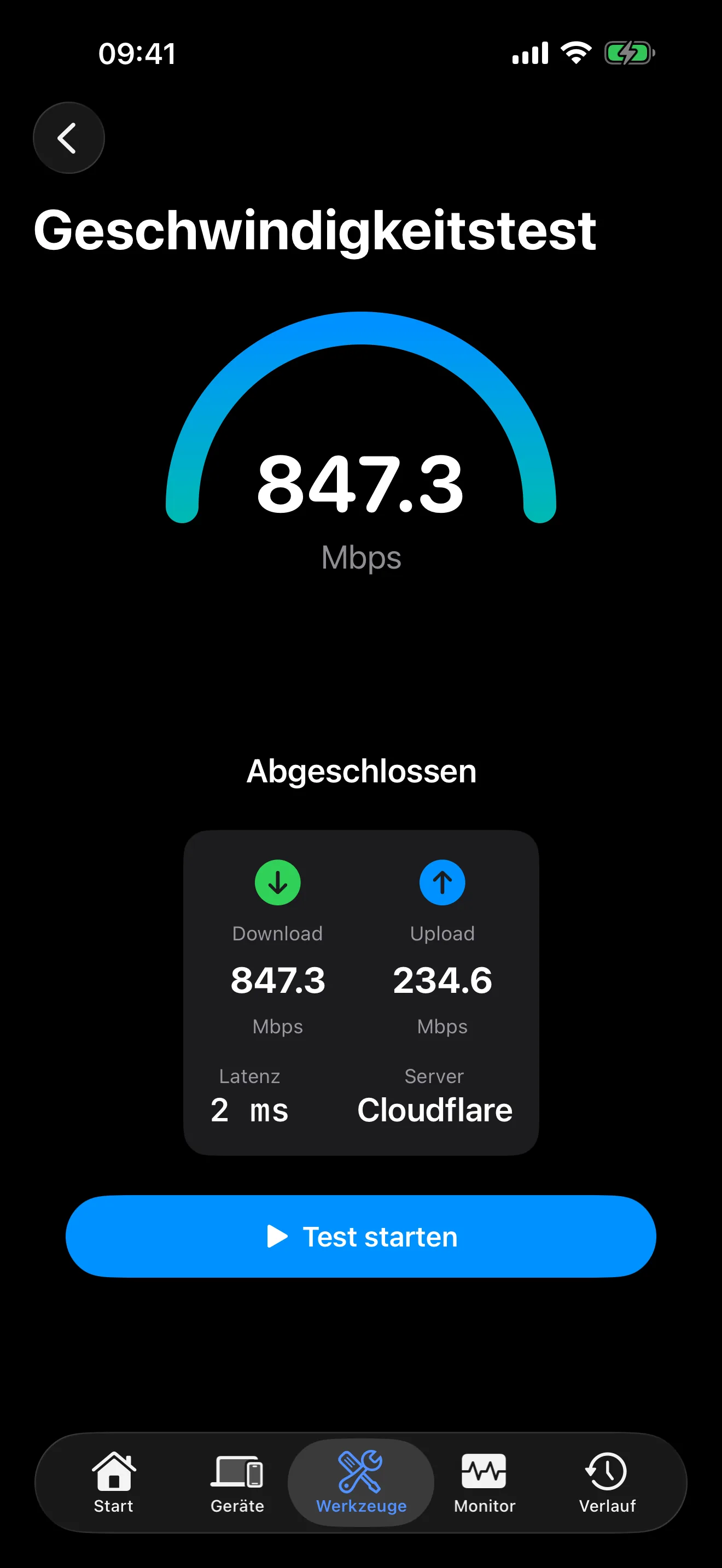 Ergebnisse des Geschwindigkeitstests in PingKit mit Download- und Uploadraten und dem Verlauf