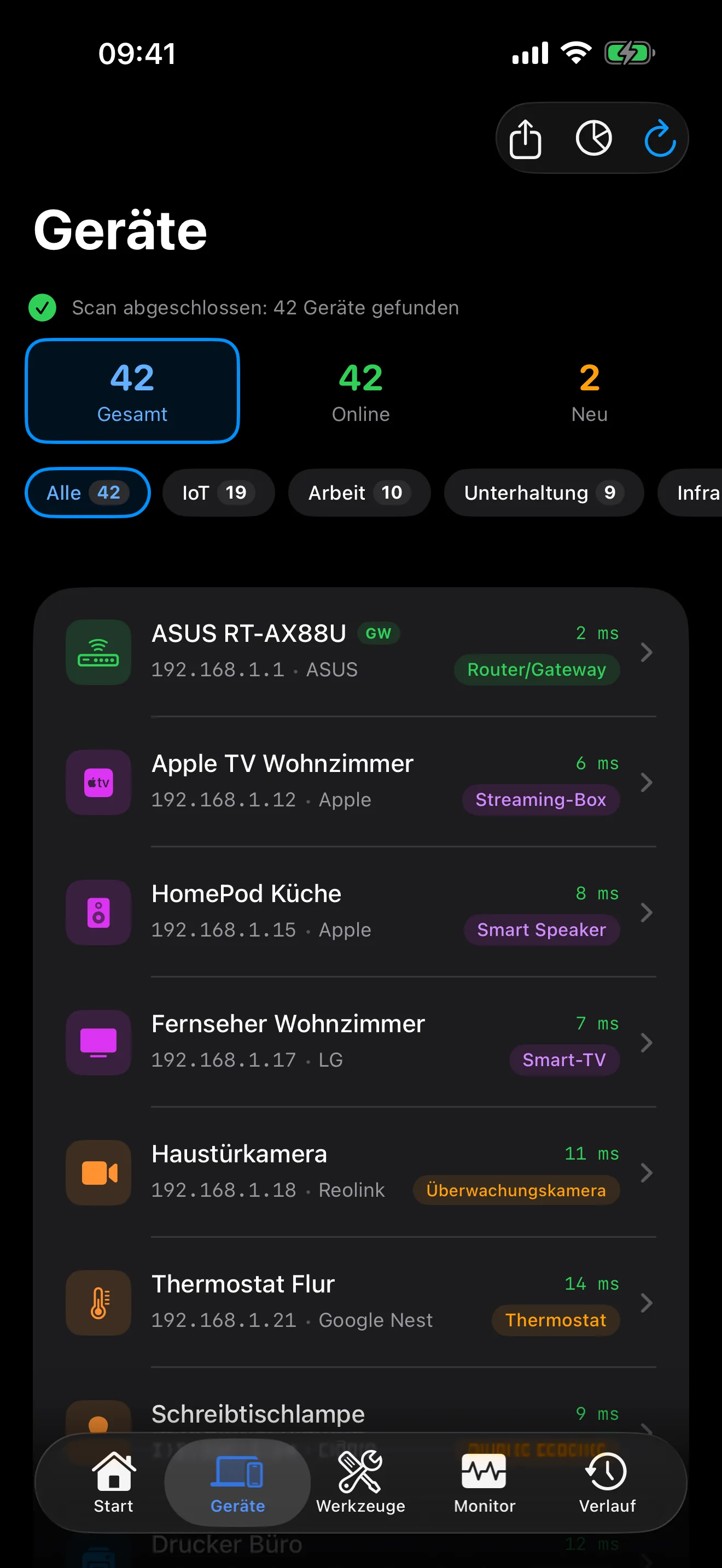 Die Geräteliste von PingKit benennt jedes Gerät im Netz nach Name, Art und Hersteller